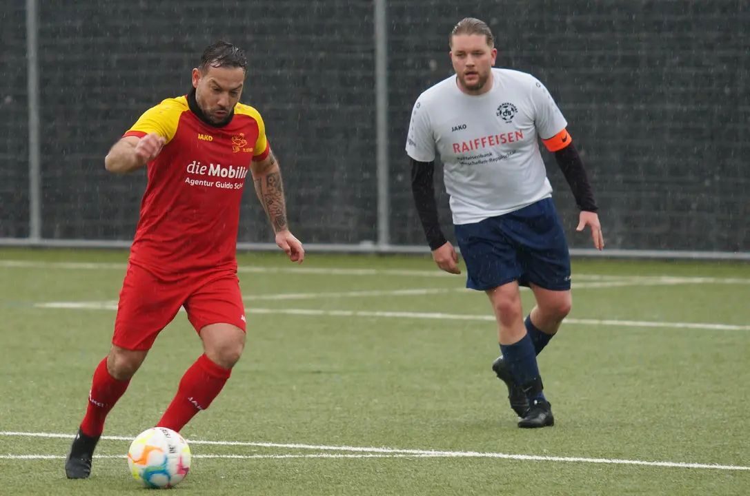 Spielszene im Regen auf der Sürenloh